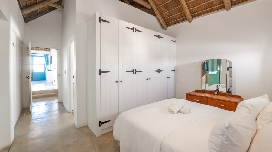 6 Bedroom Property for Sale in Struisbaai Western Cape
